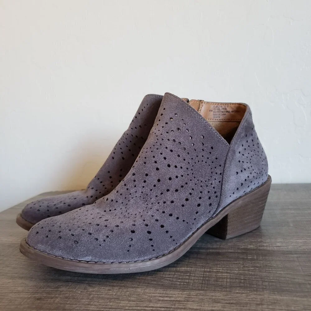 Sofft Tulip Perforated Faux Suede Ankle Bootie Boot Pietra Grey Size Women's 8.5